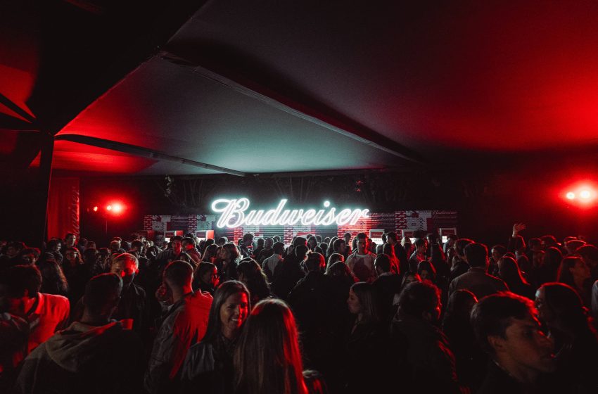  «it’s music, it’s Bud: las fiestas del verano son con Budweiser»