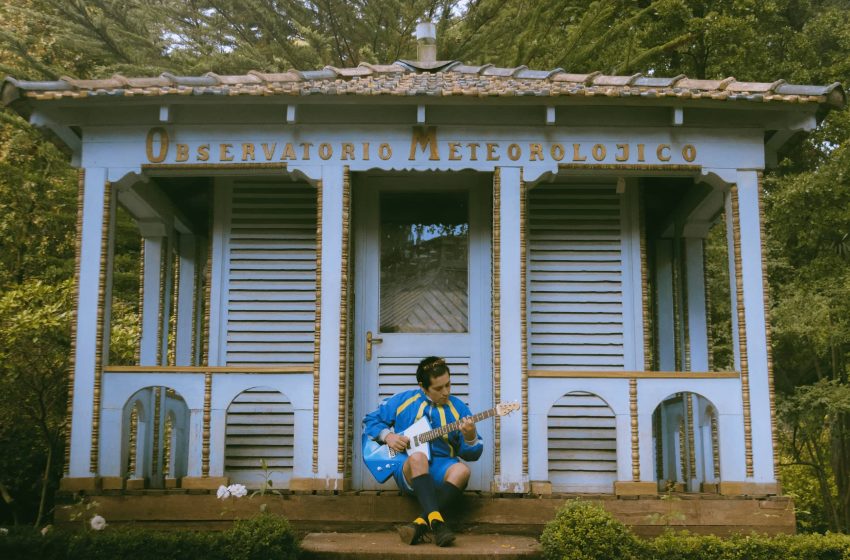  El Em3 estrena su nuevo single «Los Bailes de las Plantas»