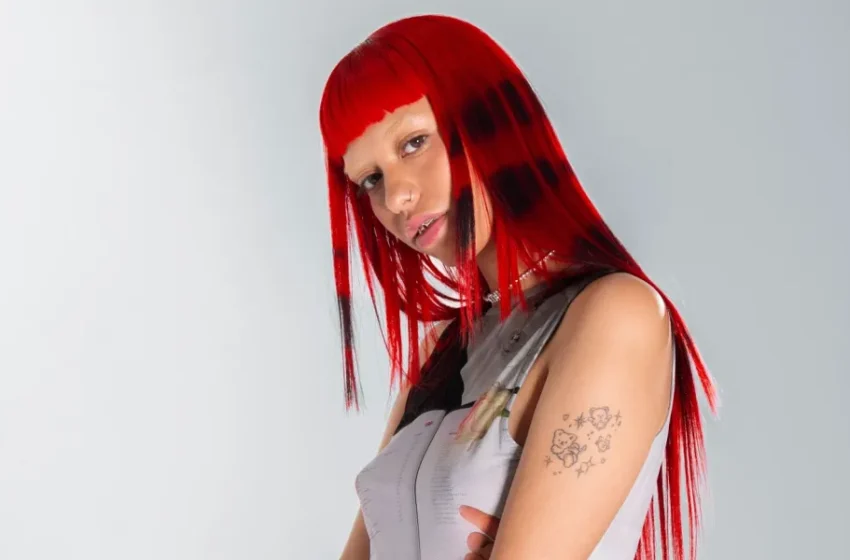  Akriila estrena su segundo álbum “lucy miró al mundo y notó que está girando”