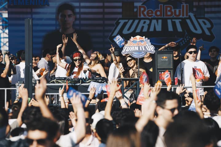  DJ Barbara Urrutia se corona campeona de la competencia que reunió los mejores DJ’s locales