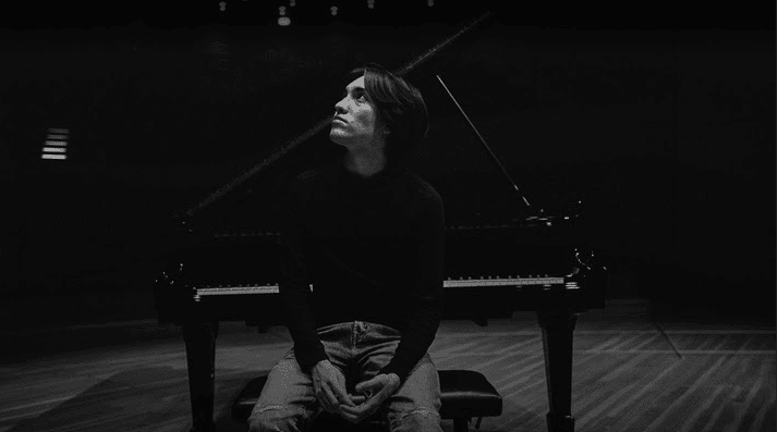  Gibran Alcocer llega a Chile con su “Off Screen Tour”