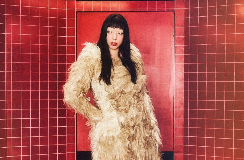  Lisa María anuncia su primera gira latinoamericana y confirma concierto en Chile